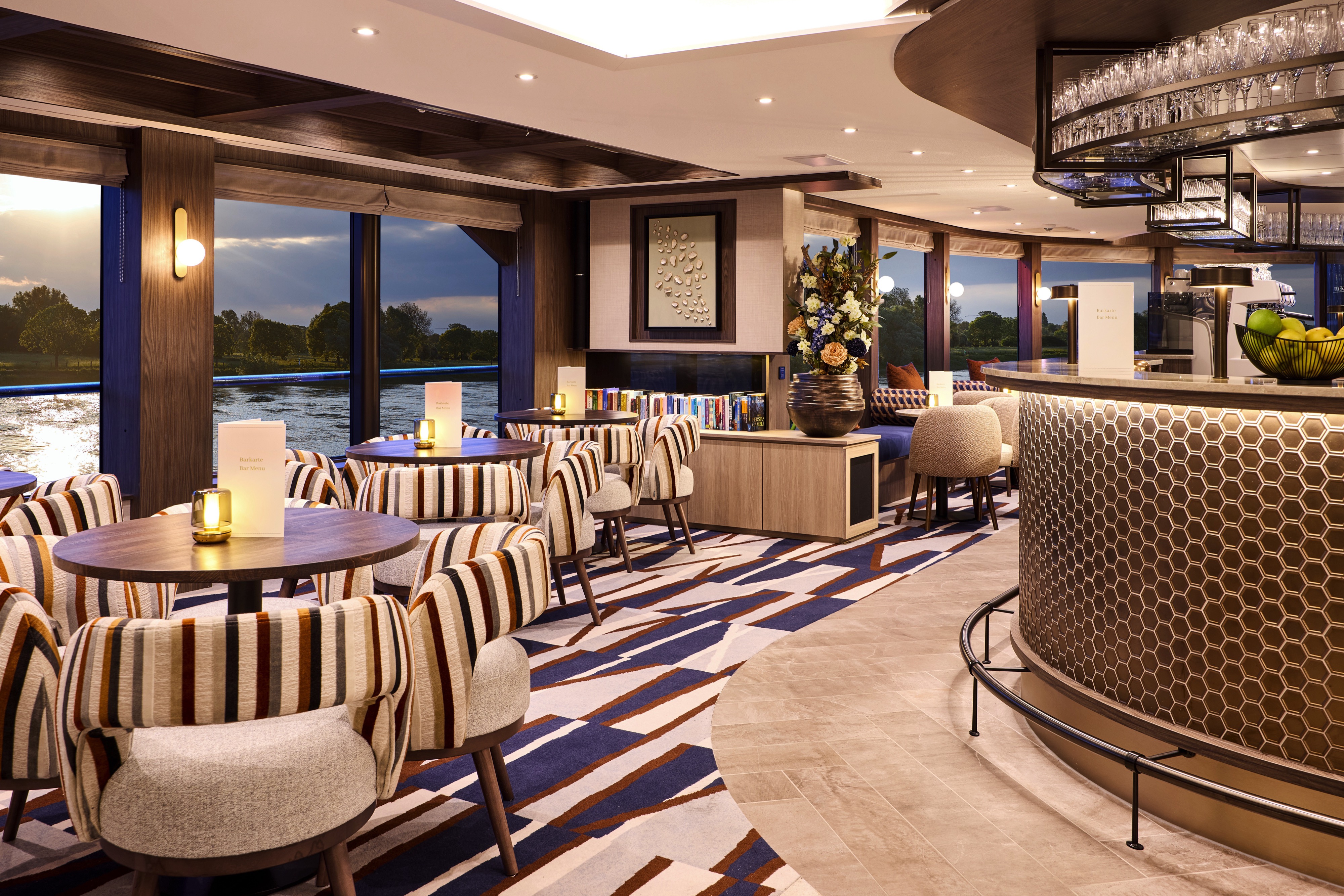 Viva Cruises Viva Enjoy Bar 1 ©Viva Cruises
